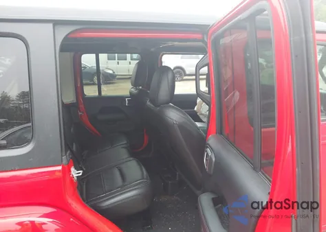 2018 Jeep Wrangler Unlimited Sahara 4X4 z USA, uszkodzony, nr VIN 1C4HJXEG6JW204105